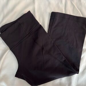 LULULEMON Capri Leggings